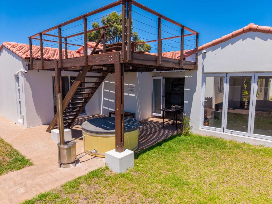 3 Bedroom Property for Sale in Middedorp Western Cape